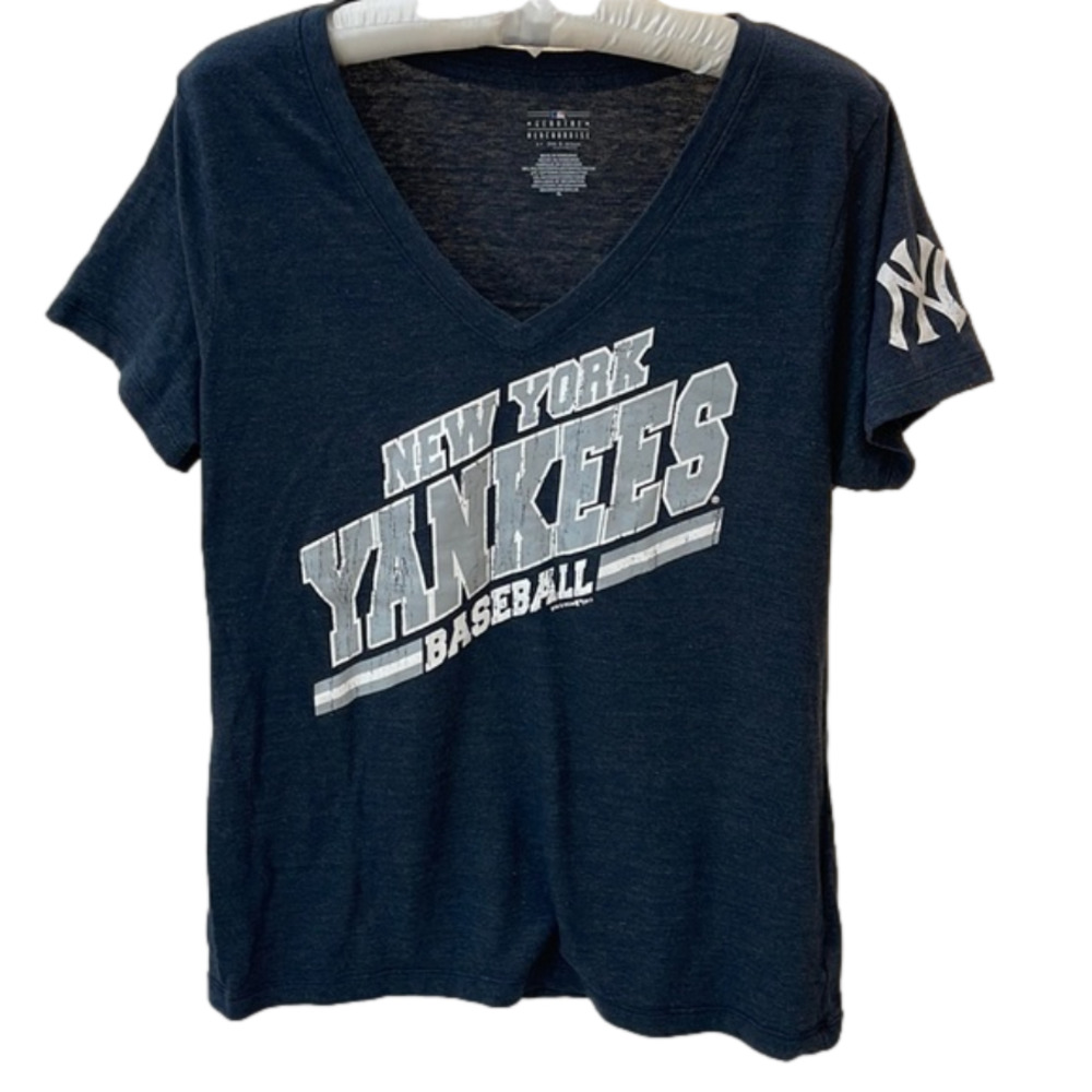 Genuine NY Yankees MLB Merchandise by 5th & Ocean. Women Size XL V Neck T-shirt.